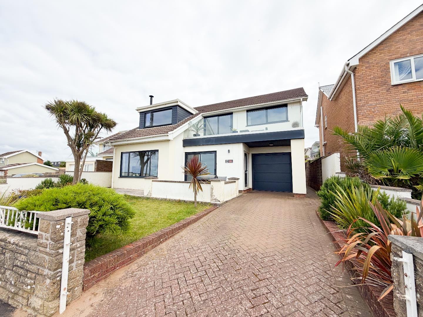 Seaview Drive, Ogmore-By-Sea, Vale of Glamorgan, CF32 0PB